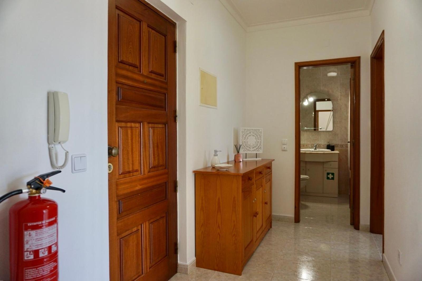 Cozy Alvor Retreat - Sunset Balcony, Wi-Fi & Ac Apartment Екстериор снимка