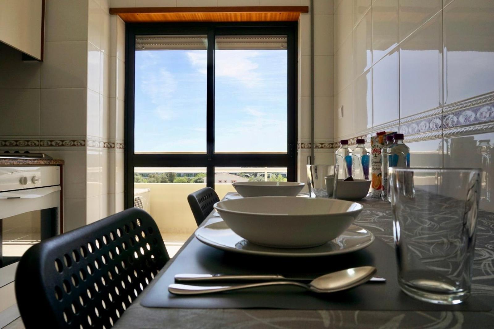 Cozy Alvor Retreat - Sunset Balcony, Wi-Fi & Ac Apartment Екстериор снимка